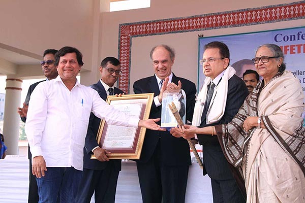 Dr. Dalveer Bhandari