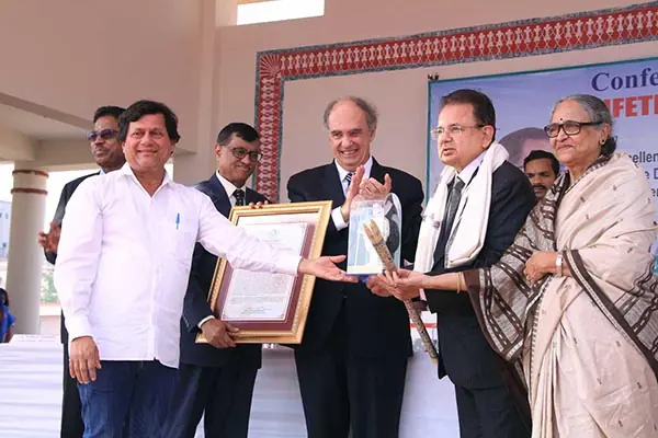 Dr. Dalveer Bhandari